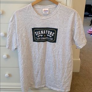 levi’s oversized vintage graphic tee